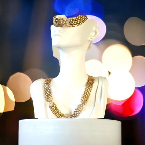 Gold Tone Necklace & Bracelet - Picture 3 of 3